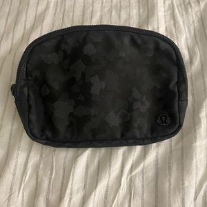 Lululemon Everywhere Belt Bag